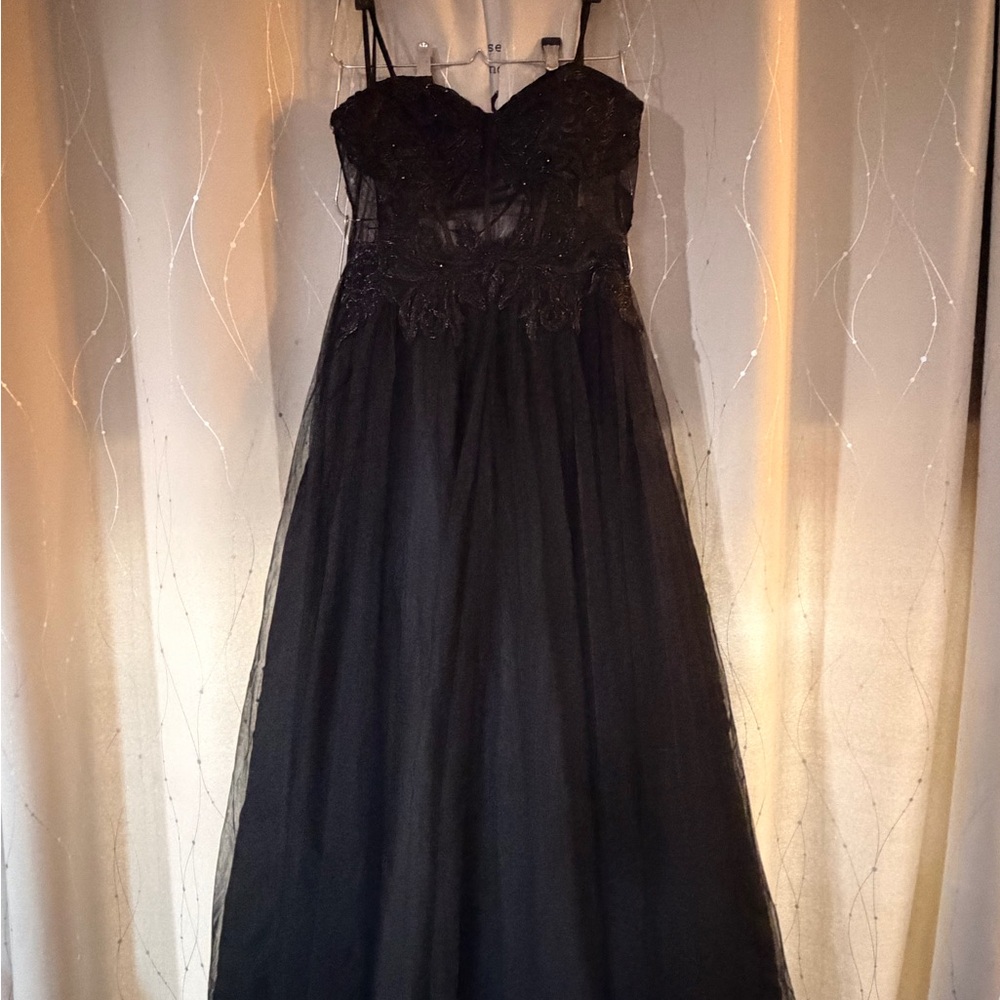 Elegant Black Evening Gown